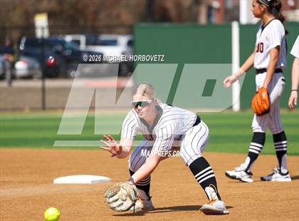 Thumbnail 3 in Melissa vs Aledo photogallery.