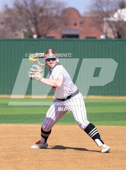 Thumbnail 3 in Melissa vs Aledo photogallery.