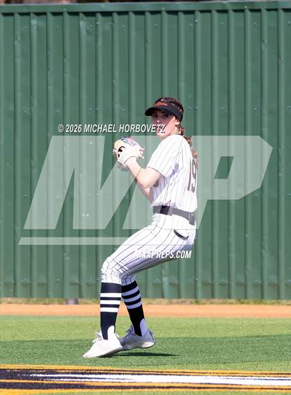 Thumbnail 2 in Melissa vs Aledo photogallery.