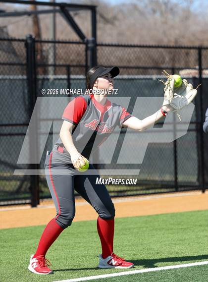 Thumbnail 3 in Melissa vs Aledo photogallery.