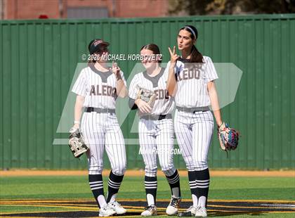 Thumbnail 3 in Melissa vs Aledo photogallery.