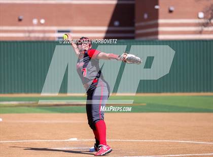 Thumbnail 3 in Melissa vs Aledo photogallery.