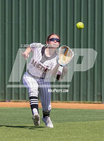 Thumbnail 1 in Melissa vs Aledo photogallery.