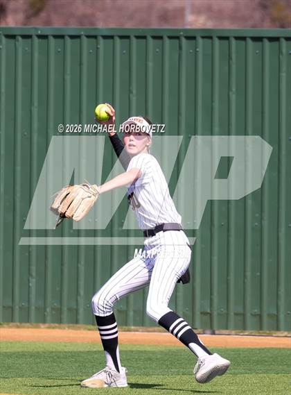 Thumbnail 3 in Melissa vs Aledo photogallery.