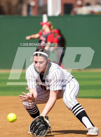 Thumbnail 2 in Melissa vs Aledo photogallery.