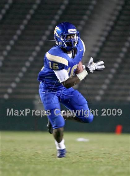Thumbnail 1 in De La Salle vs. Crenshaw (CIF State Open Division Final) photogallery.