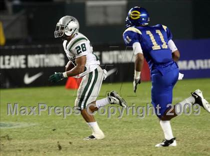 Thumbnail 2 in De La Salle vs. Crenshaw (CIF State Open Division Final) photogallery.