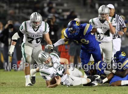 Thumbnail 3 in De La Salle vs. Crenshaw (CIF State Open Division Final) photogallery.