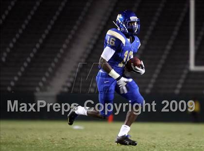 Thumbnail 2 in De La Salle vs. Crenshaw (CIF State Open Division Final) photogallery.
