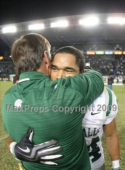 Thumbnail 2 in De La Salle vs. Crenshaw (CIF State Open Division Final) photogallery.