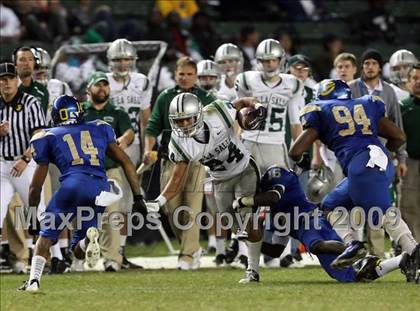 Thumbnail 3 in De La Salle vs. Crenshaw (CIF State Open Division Final) photogallery.