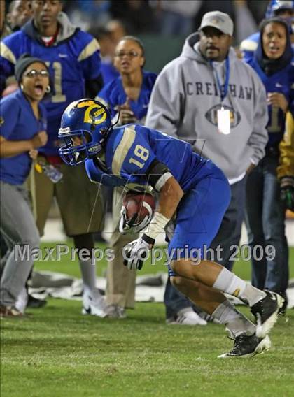 Thumbnail 3 in De La Salle vs. Crenshaw (CIF State Open Division Final) photogallery.