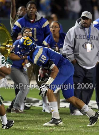 Thumbnail 1 in De La Salle vs. Crenshaw (CIF State Open Division Final) photogallery.