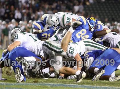 Thumbnail 2 in De La Salle vs. Crenshaw (CIF State Open Division Final) photogallery.