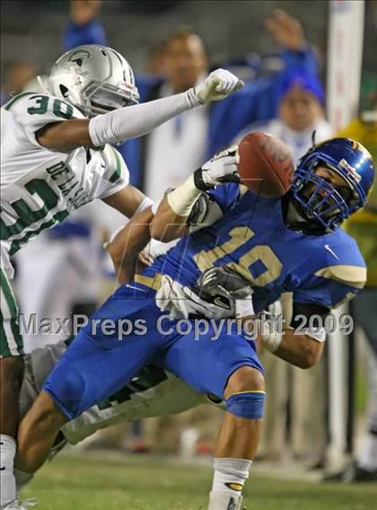 Thumbnail 3 in De La Salle vs. Crenshaw (CIF State Open Division Final) photogallery.