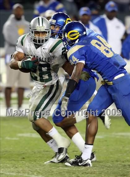 Thumbnail 2 in De La Salle vs. Crenshaw (CIF State Open Division Final) photogallery.
