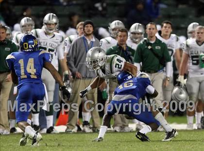 Thumbnail 2 in De La Salle vs. Crenshaw (CIF State Open Division Final) photogallery.
