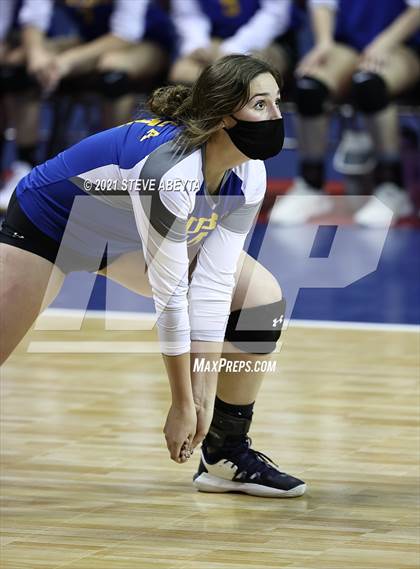 Thumbnail 2 in Simla vs Stratton/Liberty (CHSAA 1A 1st Round) photogallery.