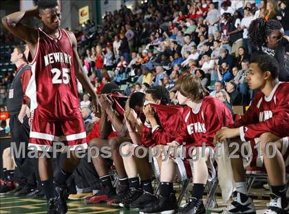 Thumbnail 2 in Newark vs. Jamesville-DeWitt (NYSPHSAA Class A Final) photogallery.