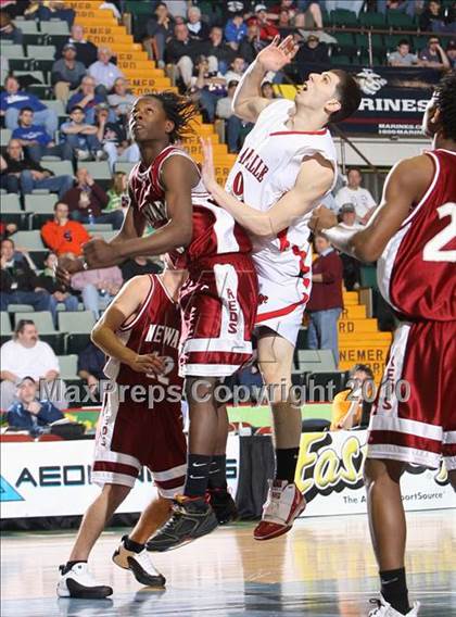Thumbnail 3 in Newark vs. Jamesville-DeWitt (NYSPHSAA Class A Final) photogallery.