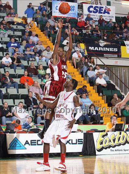 Thumbnail 3 in Newark vs. Jamesville-DeWitt (NYSPHSAA Class A Final) photogallery.
