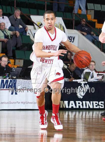 Thumbnail 1 in Newark vs. Jamesville-DeWitt (NYSPHSAA Class A Final) photogallery.