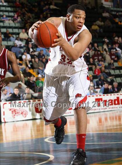 Thumbnail 3 in Newark vs. Jamesville-DeWitt (NYSPHSAA Class A Final) photogallery.