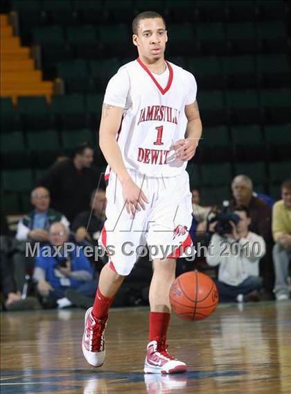 Thumbnail 2 in Newark vs. Jamesville-DeWitt (NYSPHSAA Class A Final) photogallery.