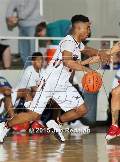 Thumbnail 2 in Atascocita vs. Lancaster (McDonald's Texas Invitational) photogallery.