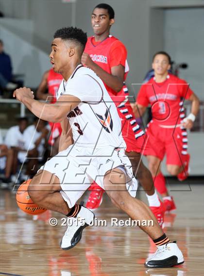 Thumbnail 1 in Atascocita vs. Lancaster (McDonald's Texas Invitational) photogallery.