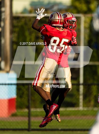 Thumbnail 1 in JV: St. John's Prep @ Everett photogallery.