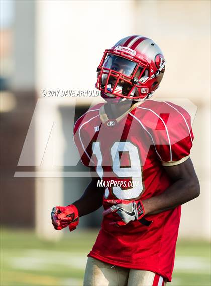 Thumbnail 1 in JV: St. John's Prep @ Everett photogallery.