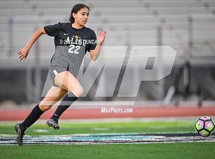 Thumbnail 2 in Harvard-Westlake vs. Aliso Niguel (Best in the West Winter Classic) photogallery.
