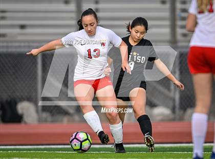 Thumbnail 3 in Harvard-Westlake vs. Aliso Niguel (Best in the West Winter Classic) photogallery.