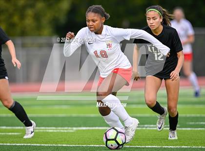 Thumbnail 3 in Harvard-Westlake vs. Aliso Niguel (Best in the West Winter Classic) photogallery.