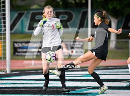 Thumbnail 2 in Harvard-Westlake vs. Aliso Niguel (Best in the West Winter Classic) photogallery.