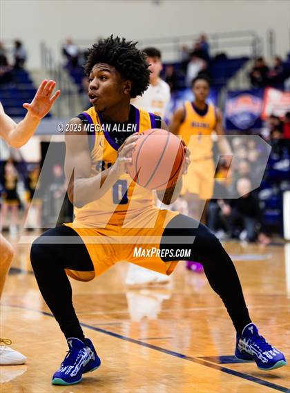 Thumbnail 2 in Reynoldsburg vs. Centerville photogallery.