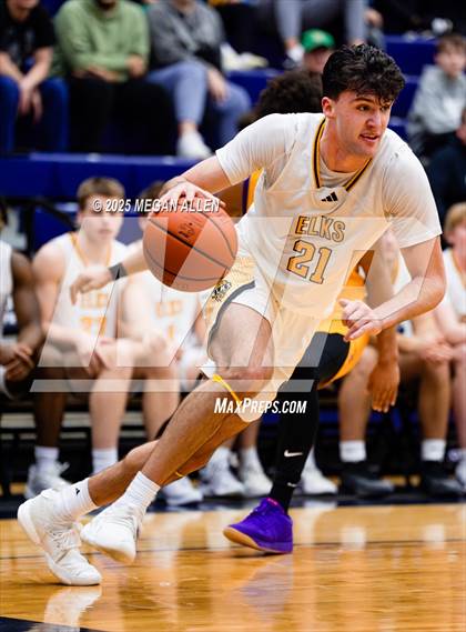 Thumbnail 2 in Reynoldsburg vs. Centerville photogallery.