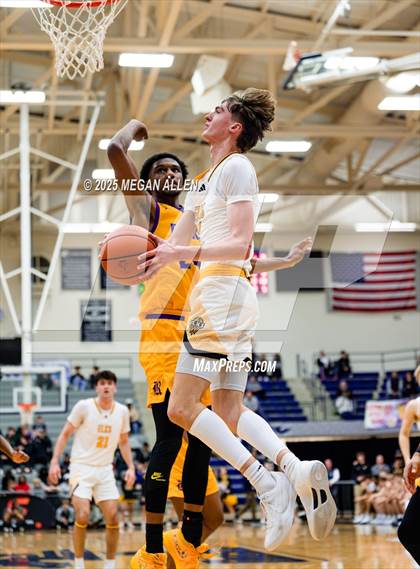 Thumbnail 1 in Reynoldsburg vs. Centerville photogallery.