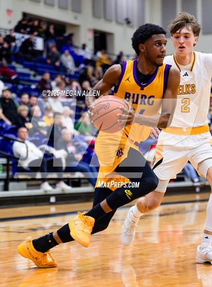 Thumbnail 1 in Reynoldsburg vs. Centerville photogallery.