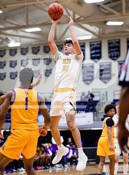 Thumbnail 2 in Reynoldsburg vs. Centerville photogallery.