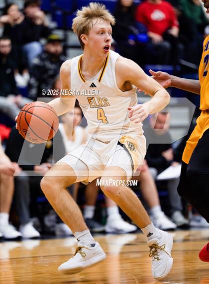 Thumbnail 3 in Reynoldsburg vs. Centerville photogallery.