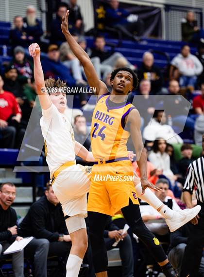 Thumbnail 1 in Reynoldsburg vs. Centerville photogallery.