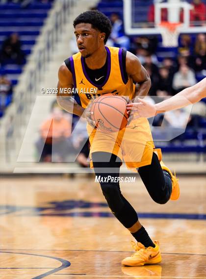 Thumbnail 3 in Reynoldsburg vs. Centerville photogallery.