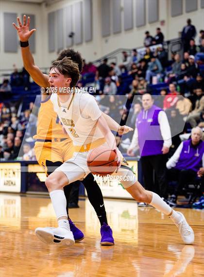 Thumbnail 3 in Reynoldsburg vs. Centerville photogallery.