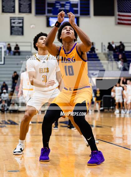 Thumbnail 3 in Reynoldsburg vs. Centerville photogallery.