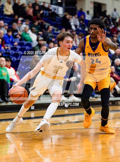 Thumbnail 2 in Reynoldsburg vs. Centerville photogallery.