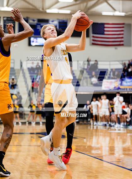 Thumbnail 1 in Reynoldsburg vs. Centerville photogallery.