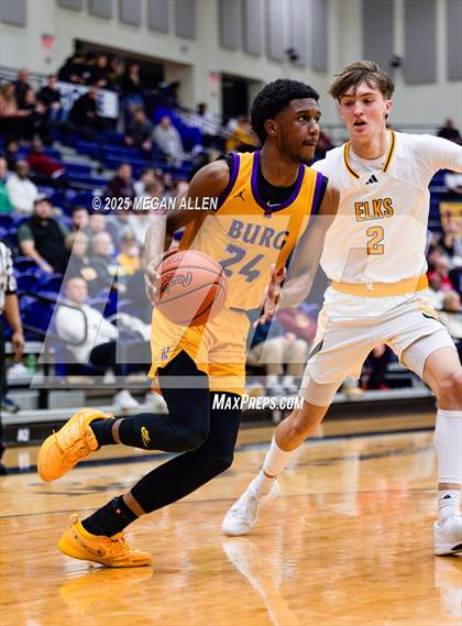 Thumbnail 3 in Reynoldsburg vs. Centerville photogallery.