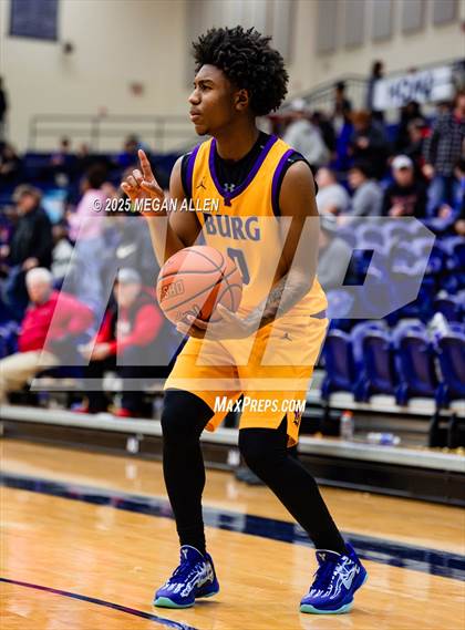 Thumbnail 2 in Reynoldsburg vs. Centerville photogallery.